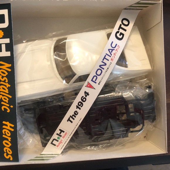 Extremly RARE 1964 Pontiac GTO motorized model kit  mislabeled by manufacturer - Picture 5 of 16